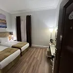 Center Taksim 4*