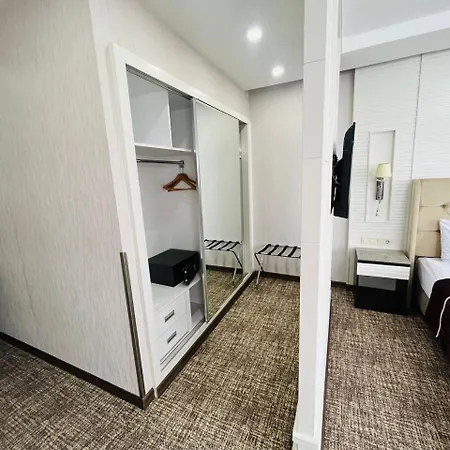 Center Taksim 4*
