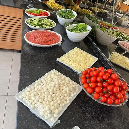 Center Taksim מלון 4*