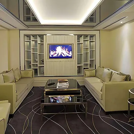 Center Taksim מלון 4*